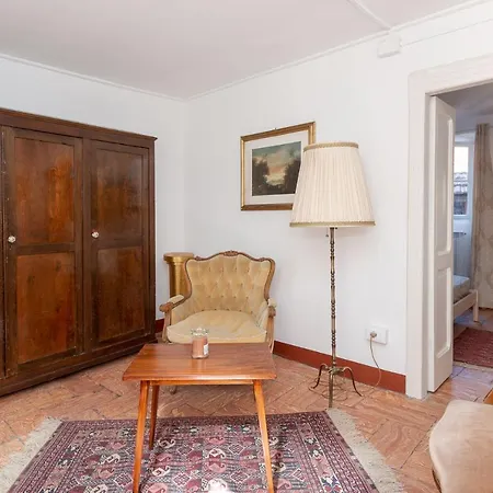 On The By Solutions شقة